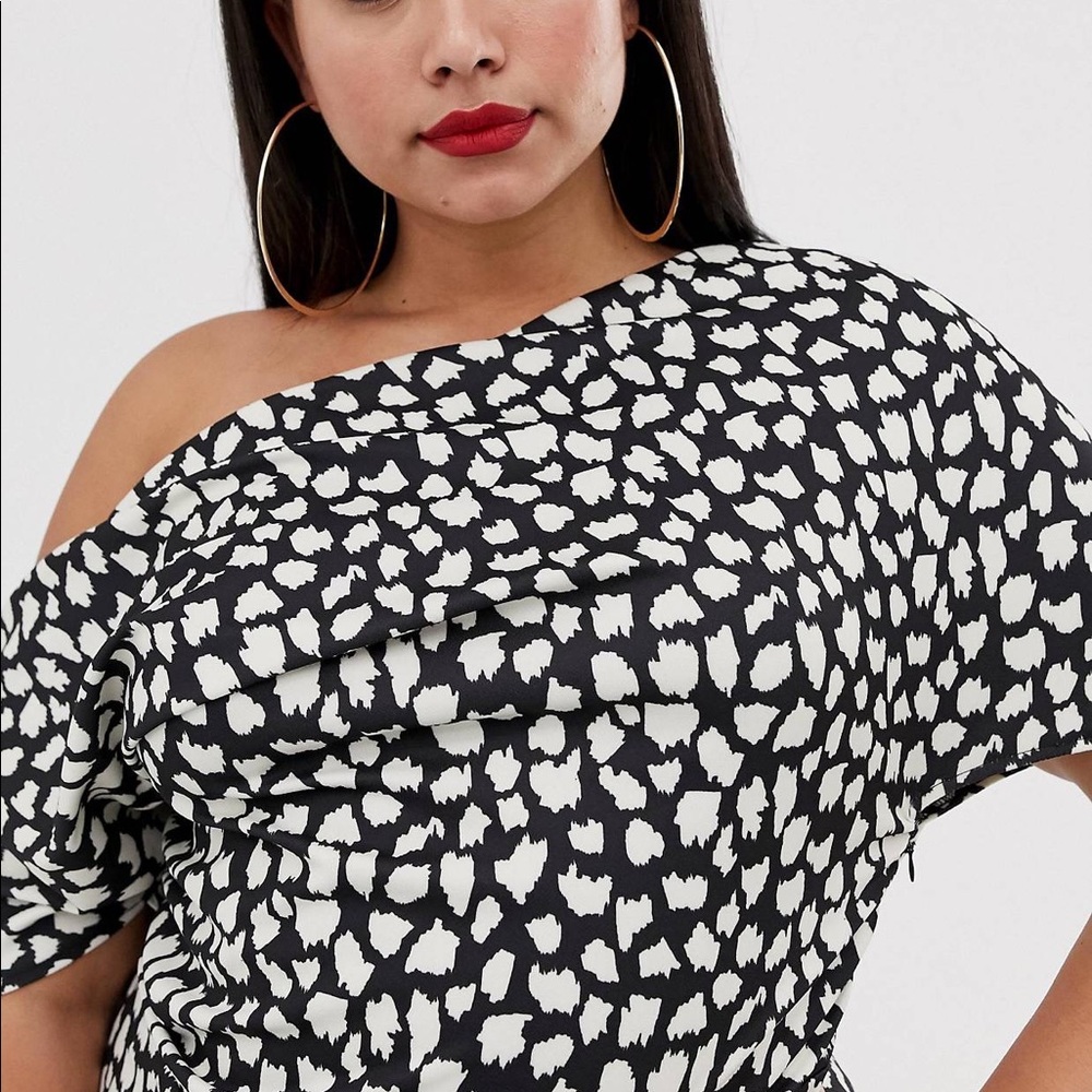 Curve Pleated shoulder pencil dress